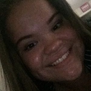 Meet your Posher, Kaycie